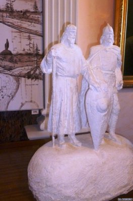 Памятник князьям Рюрику и Олегу на Старой Ладоге к 2015 году