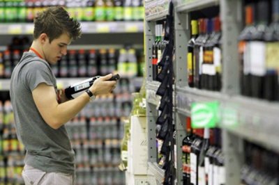 Правительство РФ выступило против повышения возраста продажи алкоголя до 21 года